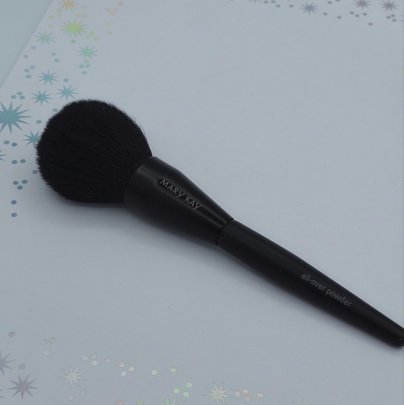 Mary Kay All-Over Powder Brush - Picture 2 of 5